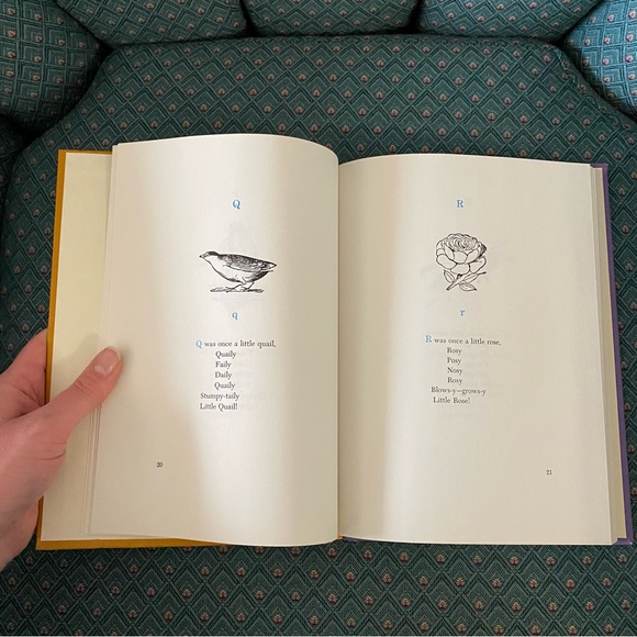 Dandelion Library Book; Best Loved Fables of Aesop & Nonsense Alphabets. - Picture 11 of 13